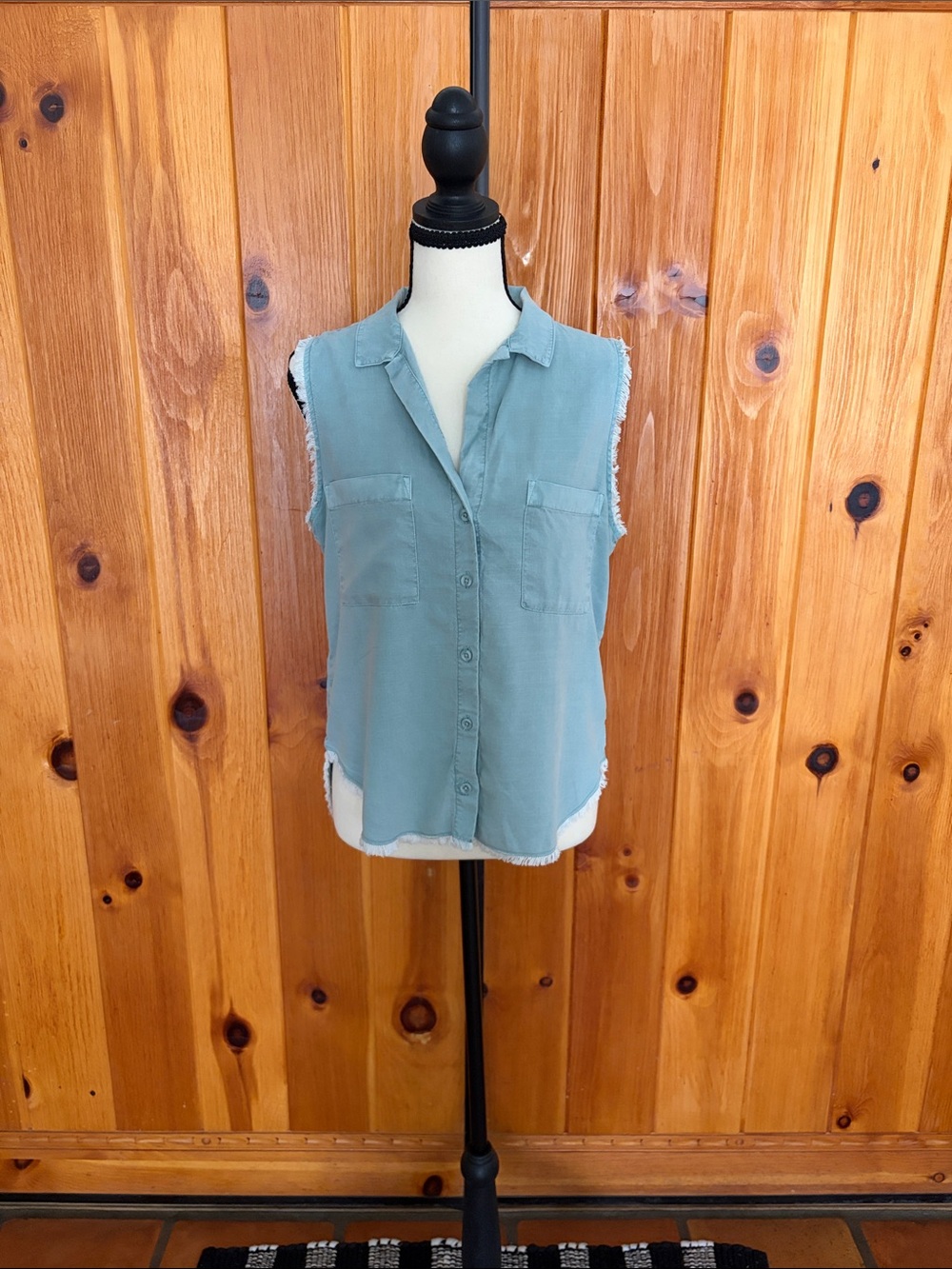 Anthropologie Cloth & Stone Sea Foam Sleeveless Button Frayed Shirt Lyocell